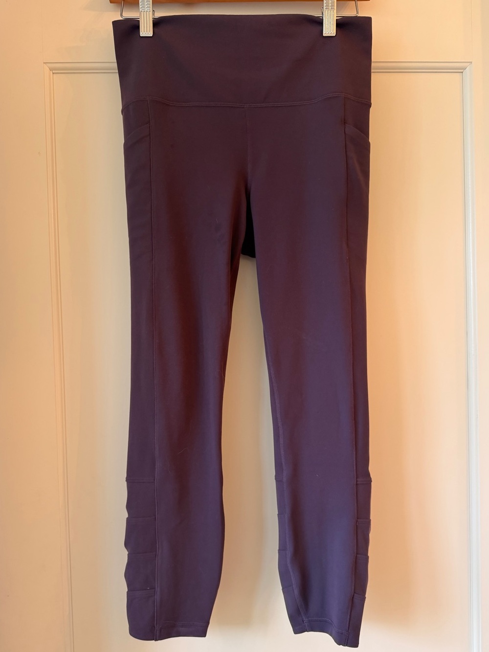 Athleta salutation stash pocket II cinch 7/8 tight - Picture 7 of 8